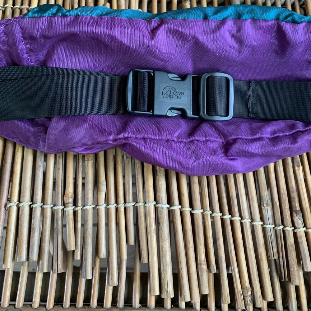 Vintage Lowe Alpine Crossbody/ Fanny Pack - Picture 2 of 10